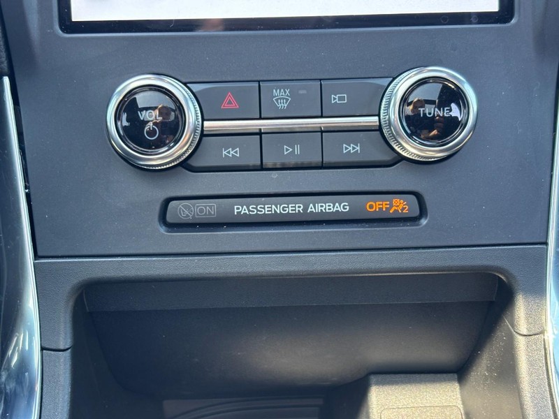 Ford Edge Vehicle Image 14