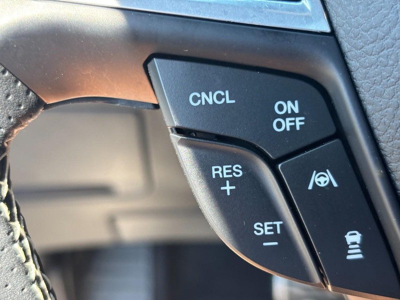 Ford Edge Vehicle Image 19