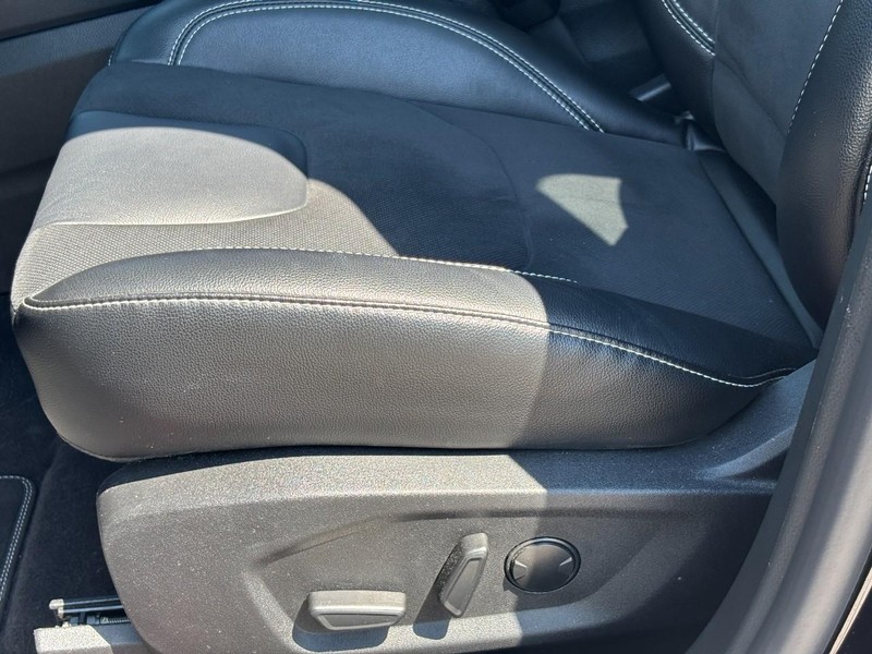 Ford Edge Vehicle Image 28