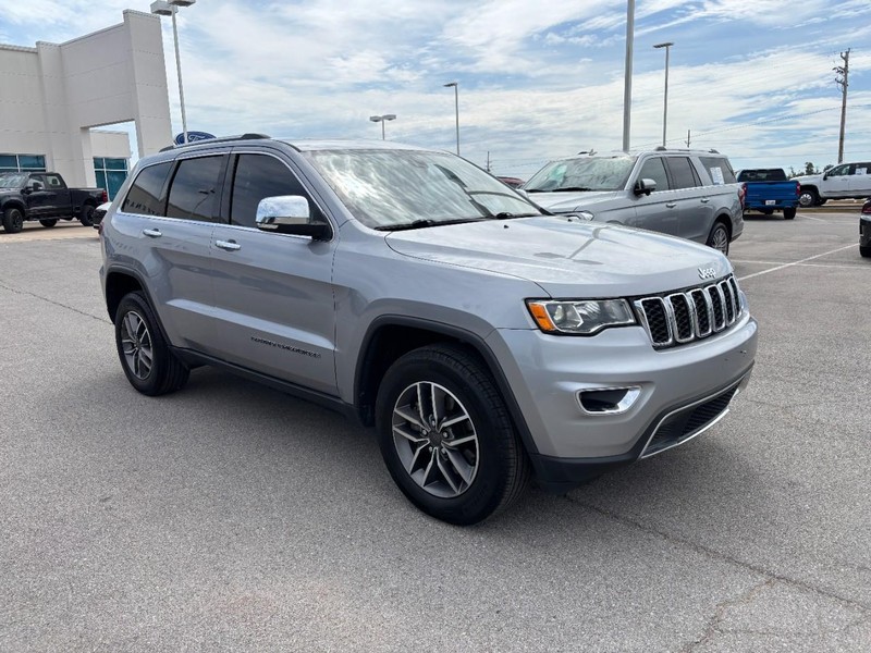 Jeep Grand Cherokee Vehicle Image 02
