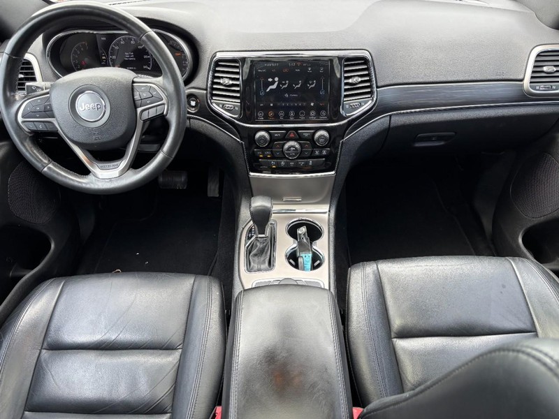 Jeep Grand Cherokee Vehicle Image 11