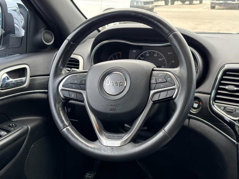 Jeep Grand Cherokee Vehicle Image 12