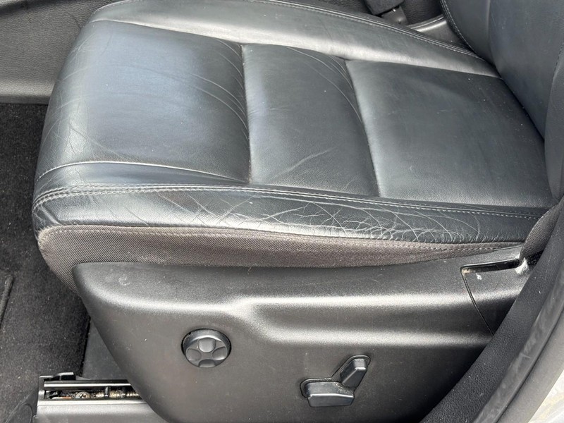 Jeep Grand Cherokee Vehicle Image 25