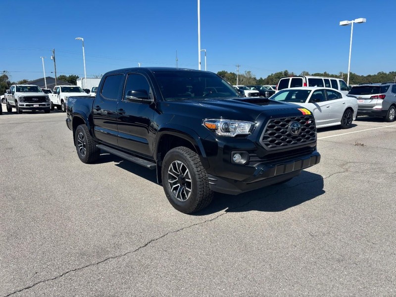 Toyota Tacoma 4WD Vehicle Image 02