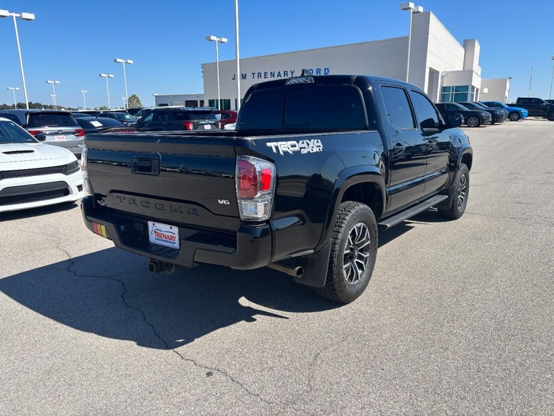 Toyota Tacoma 4WD Vehicle Image 03