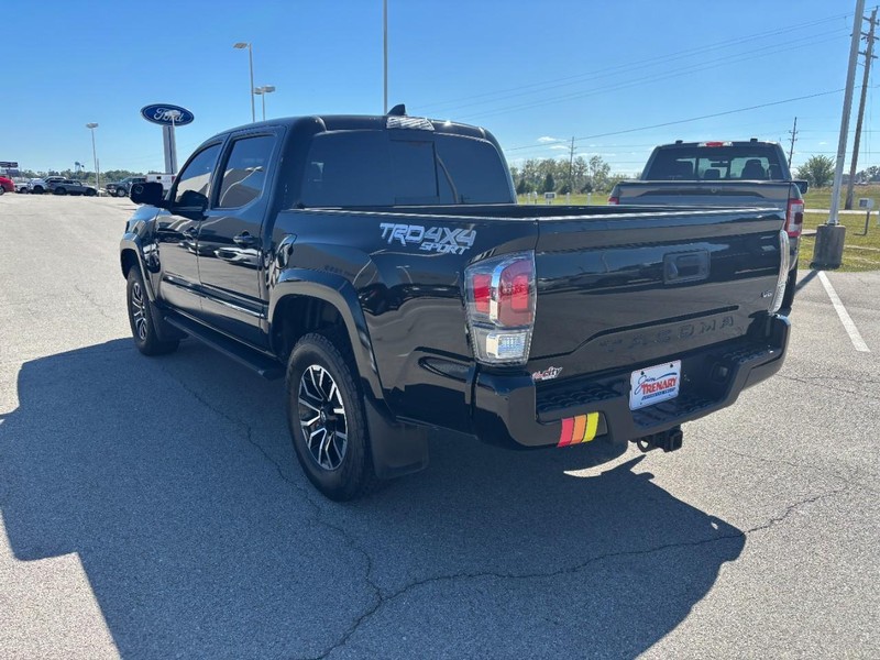 Toyota Tacoma 4WD Vehicle Image 06