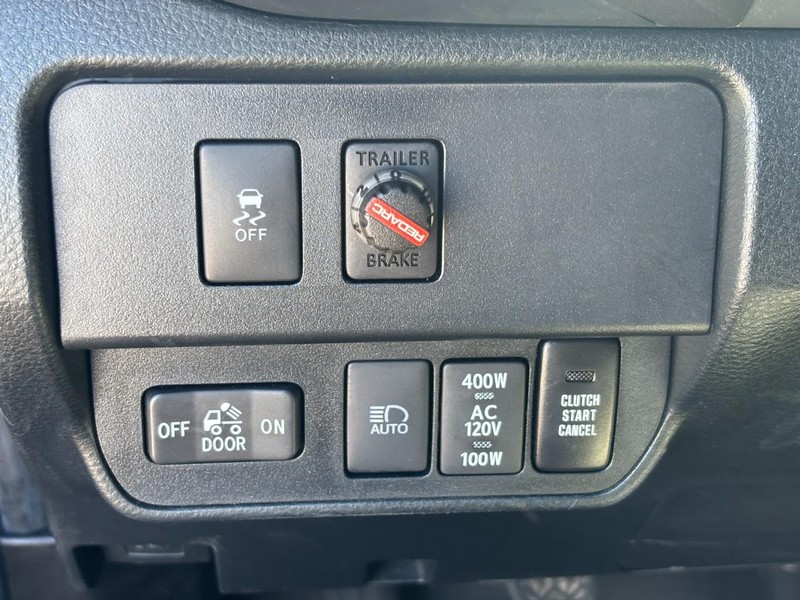 Toyota Tacoma 4WD Vehicle Image 16