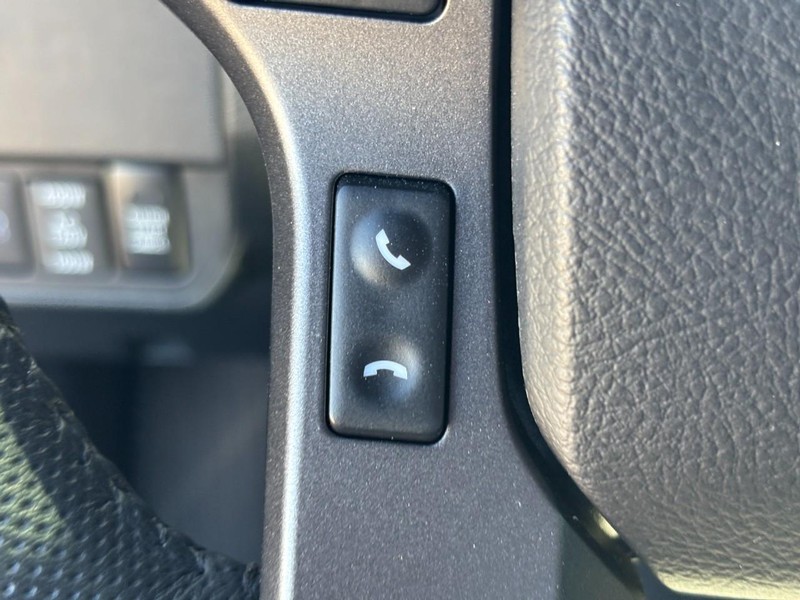 Toyota Tacoma 4WD Vehicle Image 19