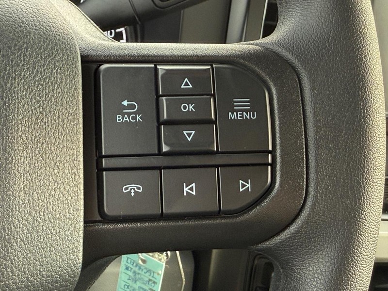 Ford Super Duty F-250 SRW Vehicle Full-screen Gallery Image 9