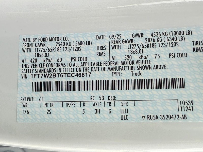 Ford Super Duty F-250 SRW Vehicle Full-screen Gallery Image 19