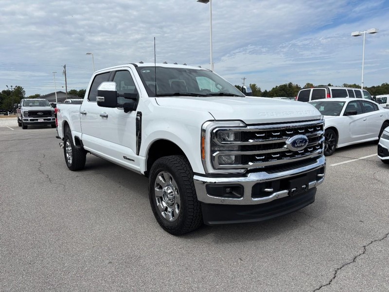 Ford Super Duty F-250 SRW Vehicle Image 02