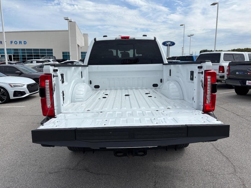 Ford Super Duty F-250 SRW Vehicle Image 04