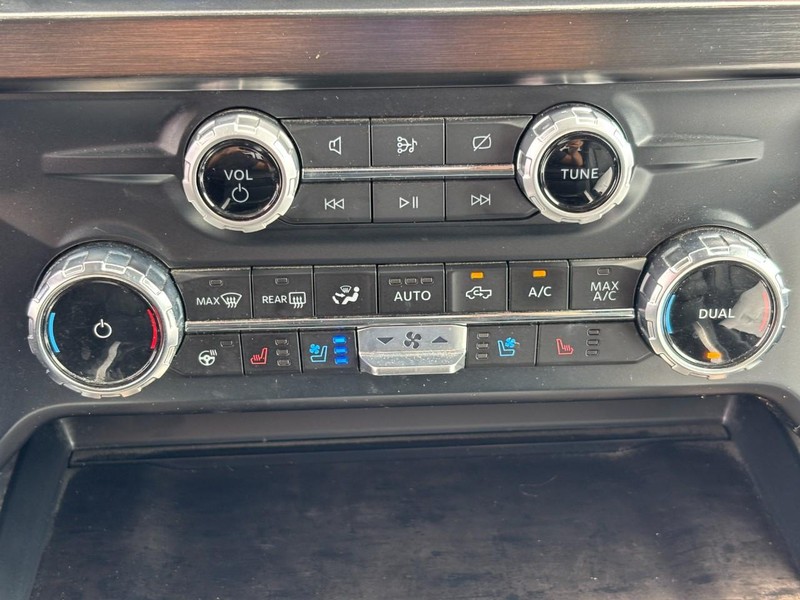 Ford Super Duty F-250 SRW Vehicle Image 23