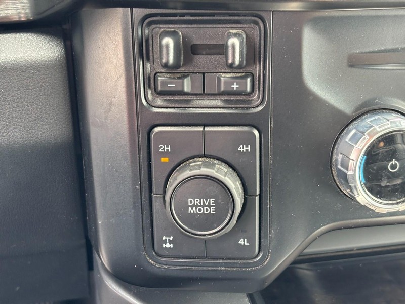 Ford Super Duty F-250 SRW Vehicle Image 24