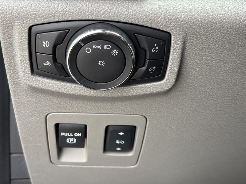 Ford F-150 Vehicle Image 16