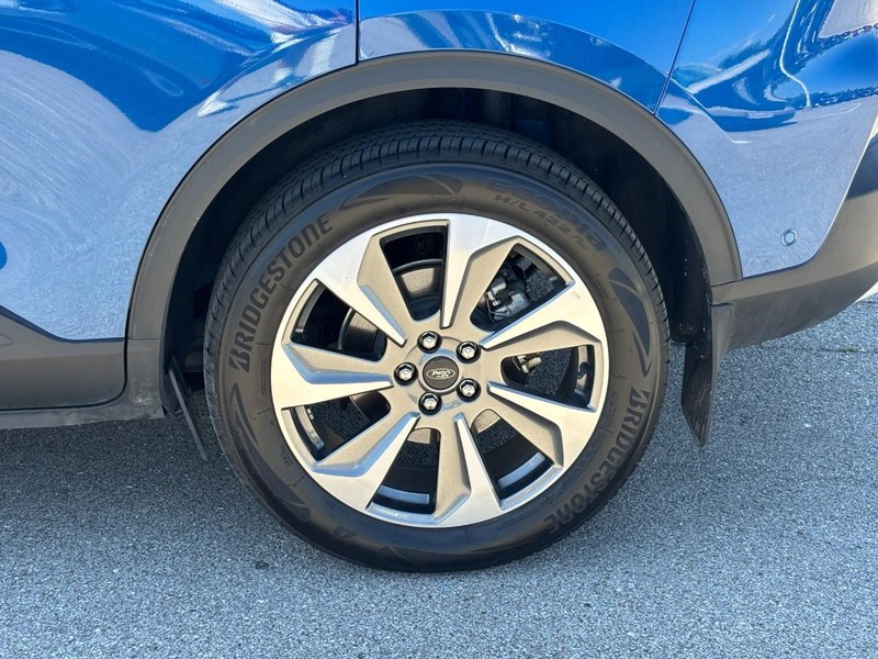 Ford Escape Vehicle Image 07