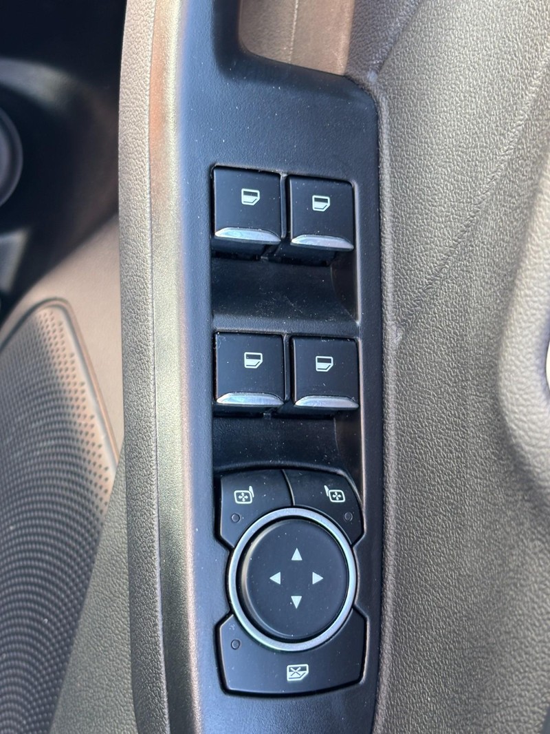 Ford Escape Vehicle Image 24