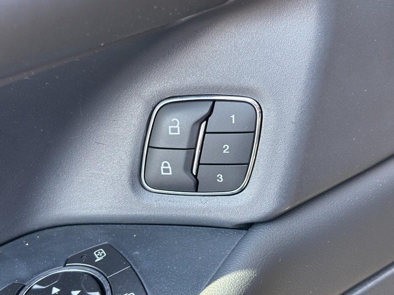 Ford Expedition Max Vehicle Image 26
