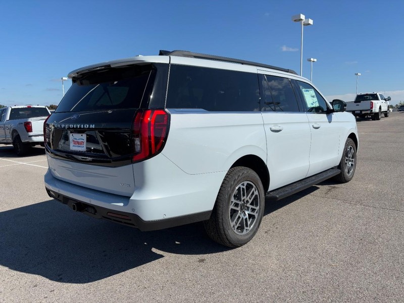 Ford Expedition Max Vehicle Image 03