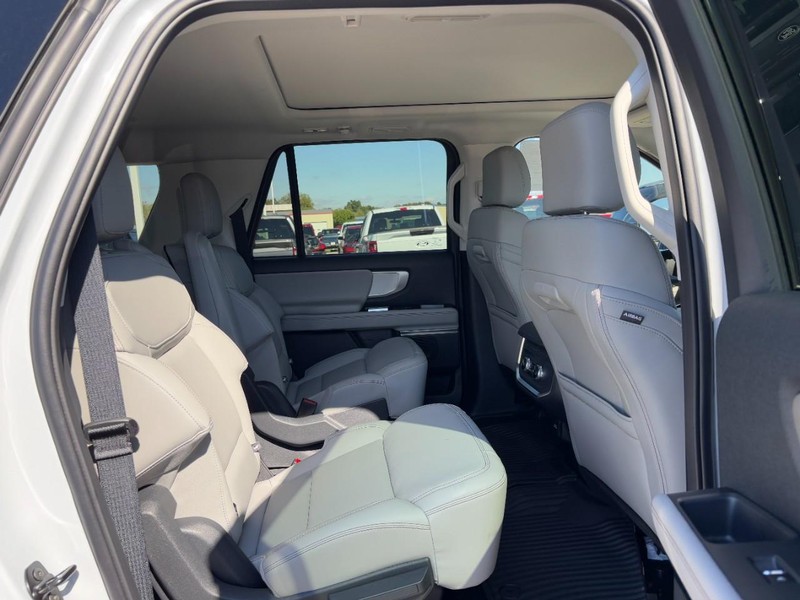 Ford Expedition Max Vehicle Image 05