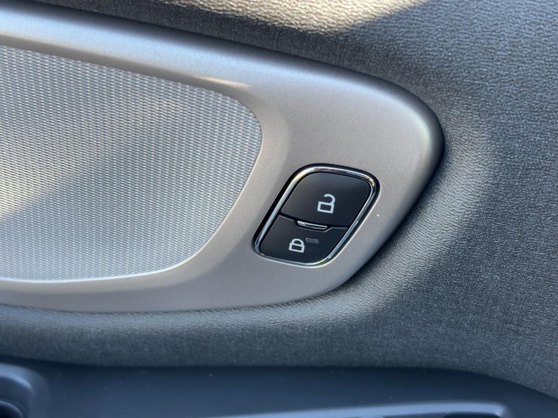 Ford Expedition Max Vehicle Image 22