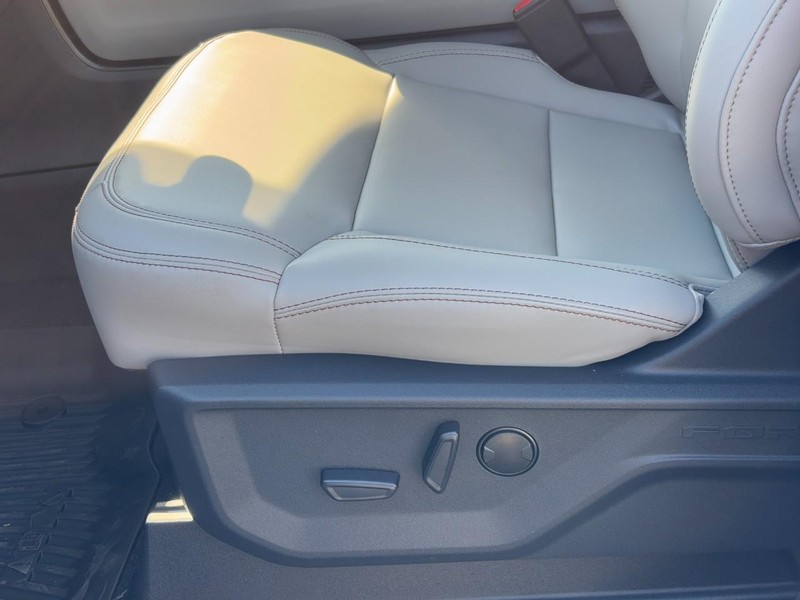 Ford Expedition Max Vehicle Image 23