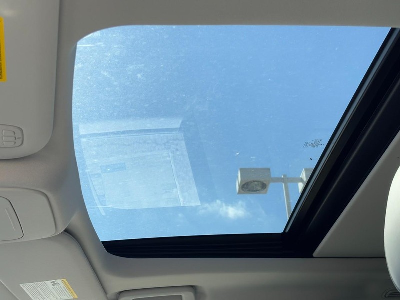 Ford Expedition Max Vehicle Image 24