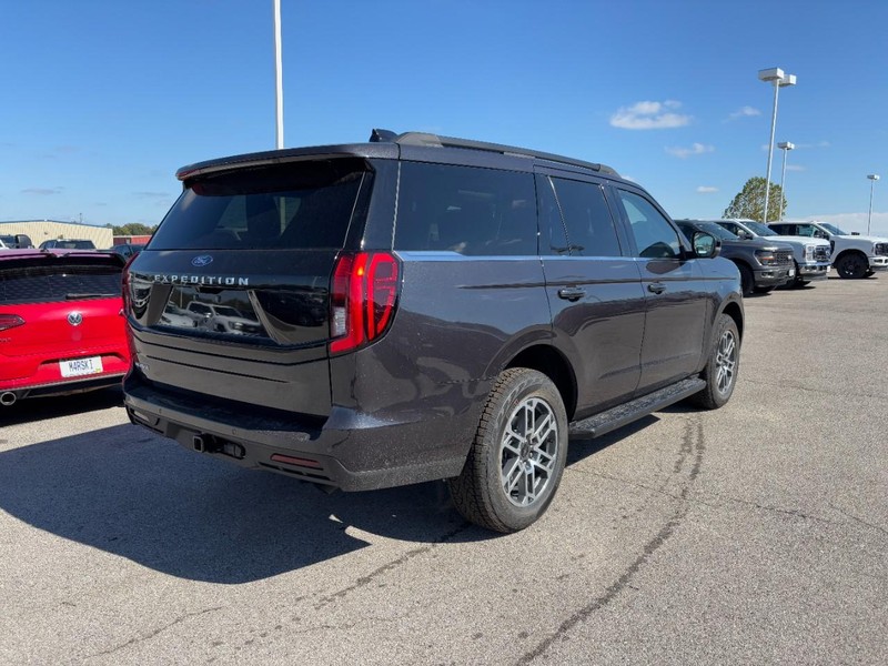 Ford Expedition Vehicle Image 03
