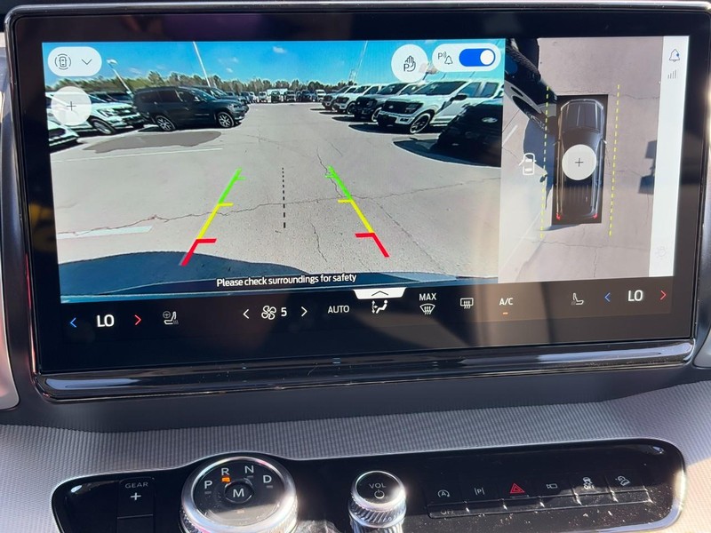Ford Expedition Vehicle Image 18