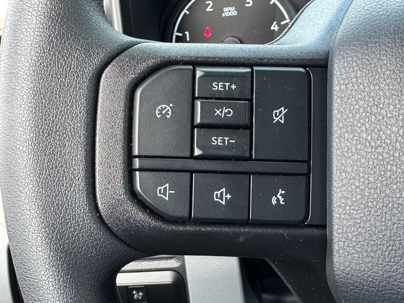 Ford Super Duty F-250 SRW Vehicle Image 14