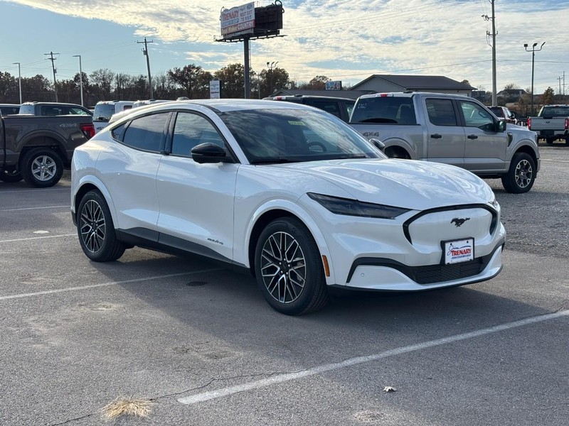 Ford Mustang Mach-E Vehicle Full-screen Gallery Image 2