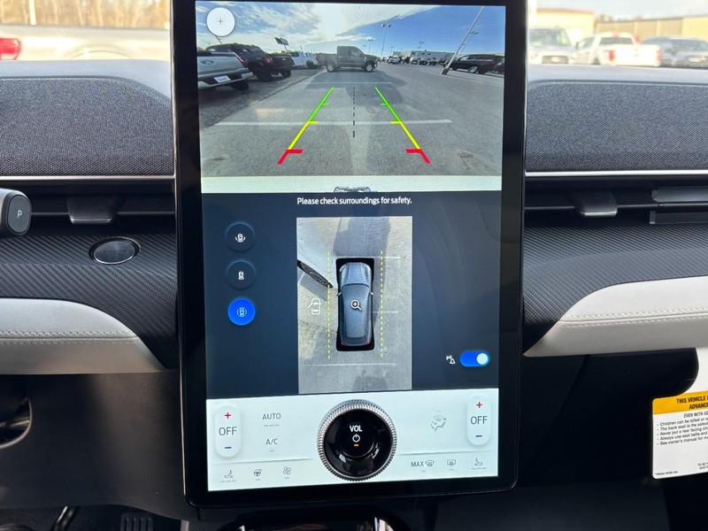 Ford Mustang Mach-E Vehicle Full-screen Gallery Image 15