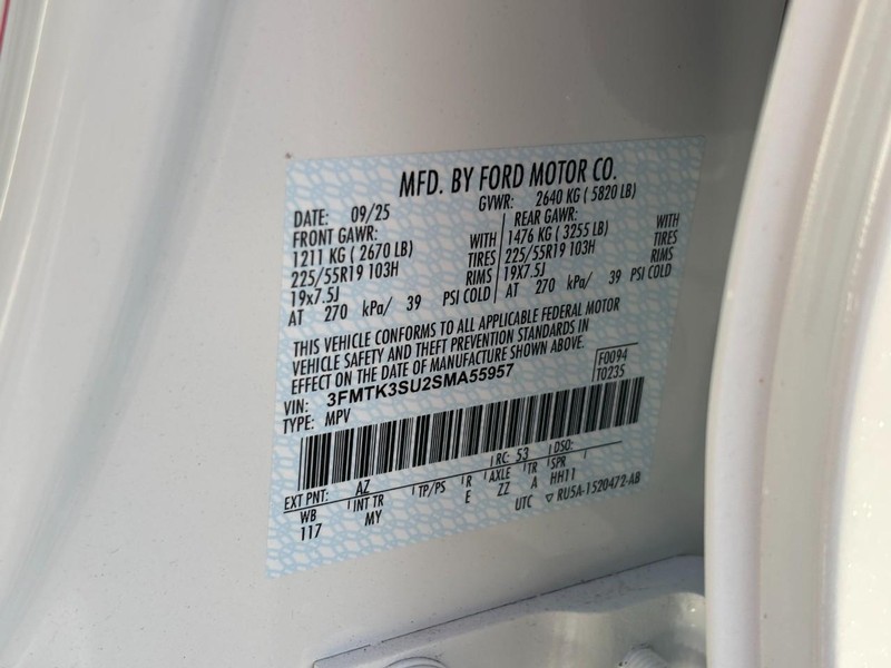 Ford Mustang Mach-E Vehicle Full-screen Gallery Image 20