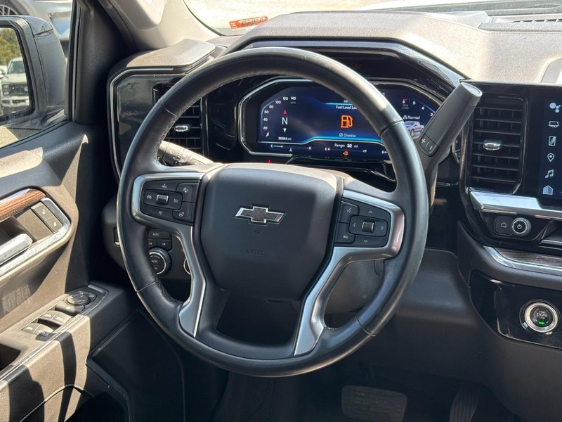 Chevrolet Silverado 1500 Vehicle Image 12