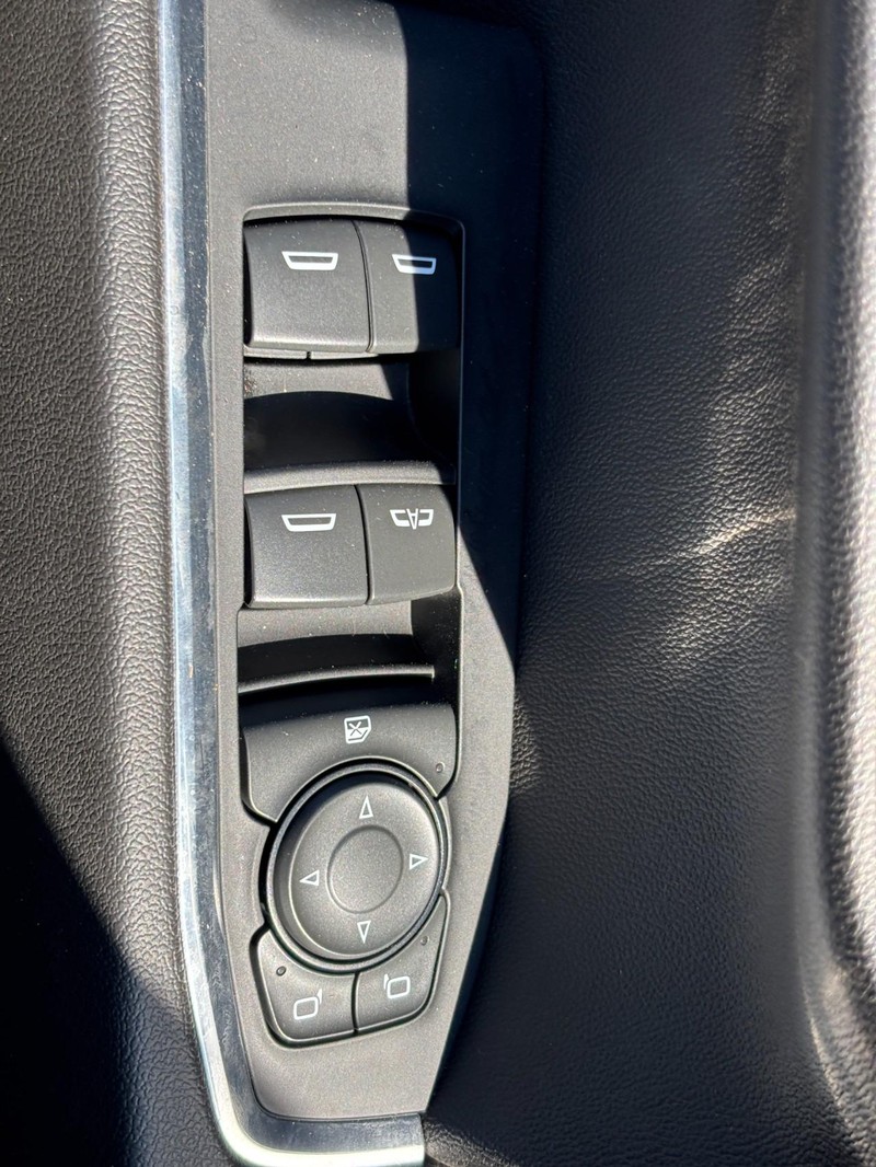 Chevrolet Silverado 1500 Vehicle Image 24