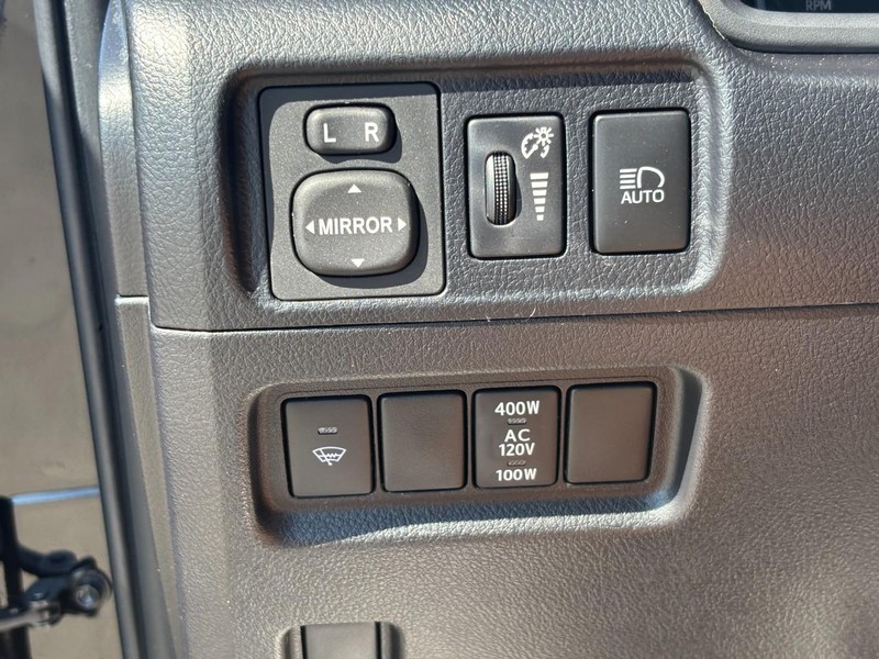 Toyota 4Runner Vehicle Image 15