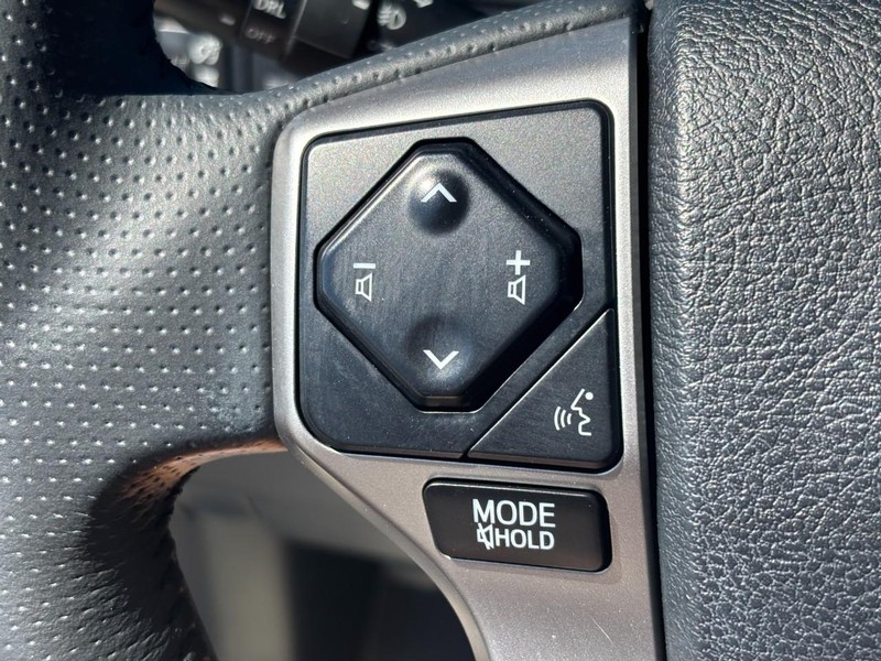 Toyota 4Runner Vehicle Image 16