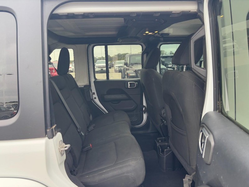 Jeep Wrangler Unlimited Vehicle Image 10