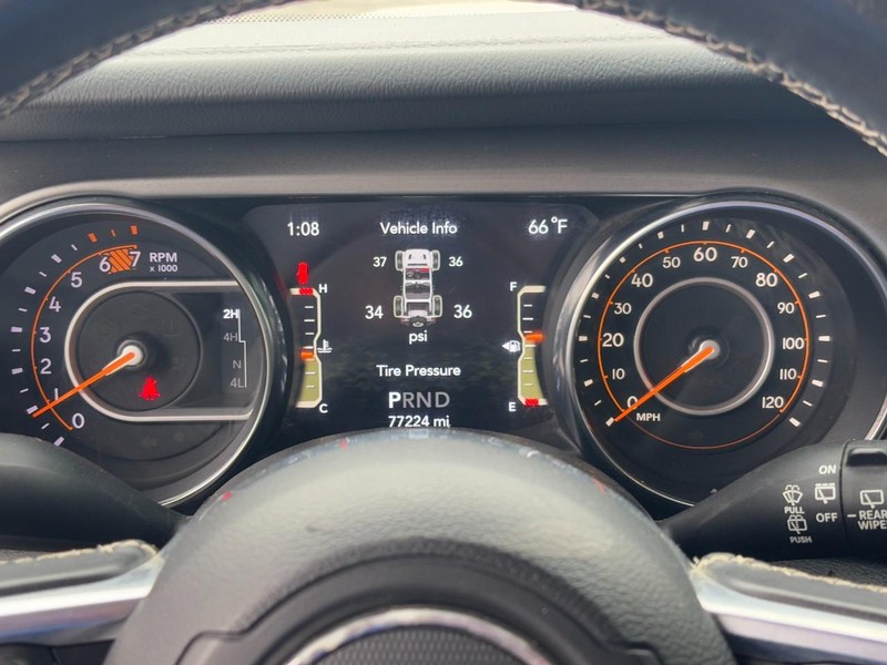 Jeep Wrangler Unlimited Vehicle Image 18