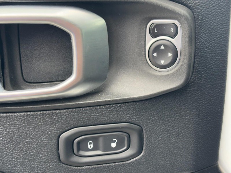 Jeep Wrangler Unlimited Vehicle Image 22