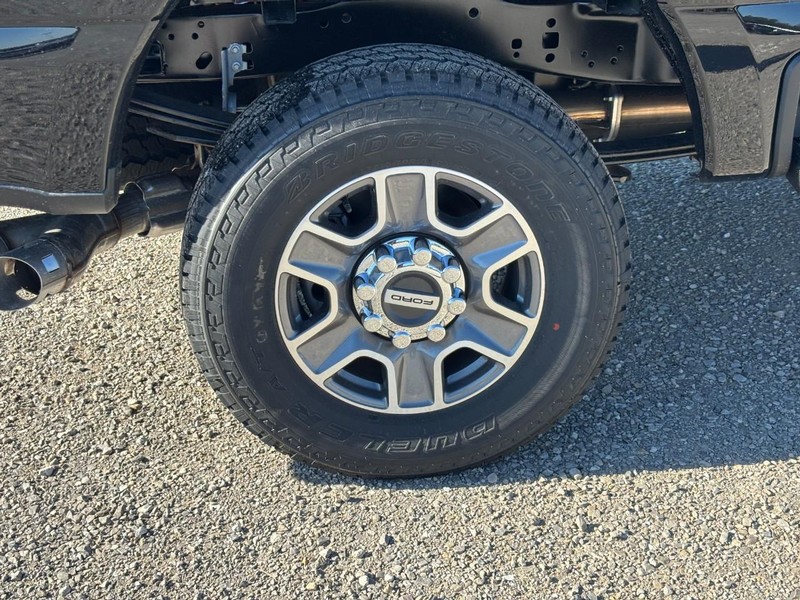 Ford Super Duty F-250 SRW Vehicle Image 04