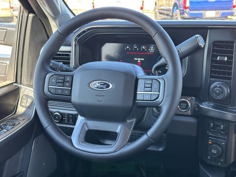 Ford Super Duty F-250 SRW Vehicle Image 07