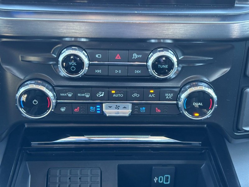 Ford Super Duty F-250 SRW Vehicle Image 09