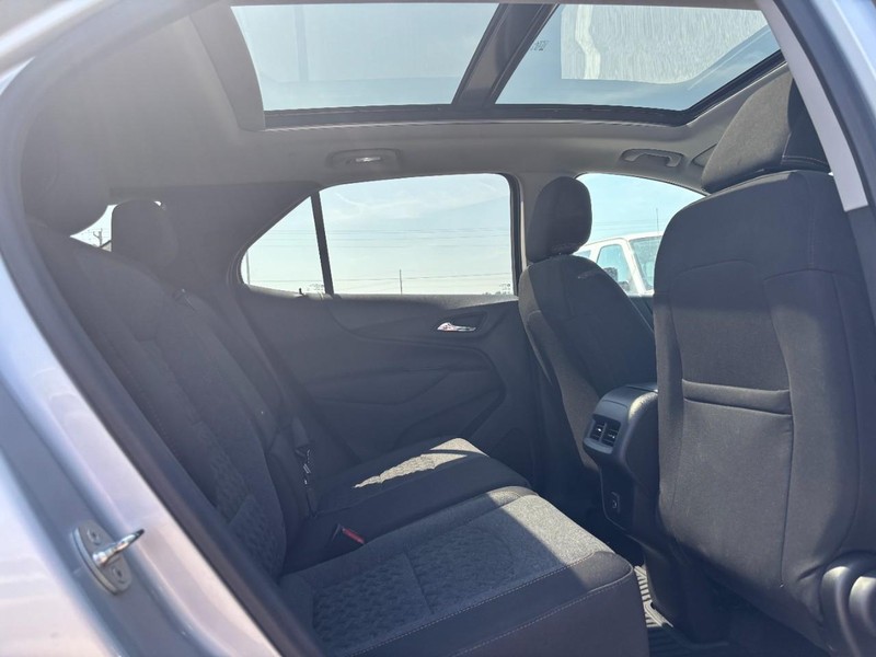 Chevrolet Equinox Vehicle Image 10
