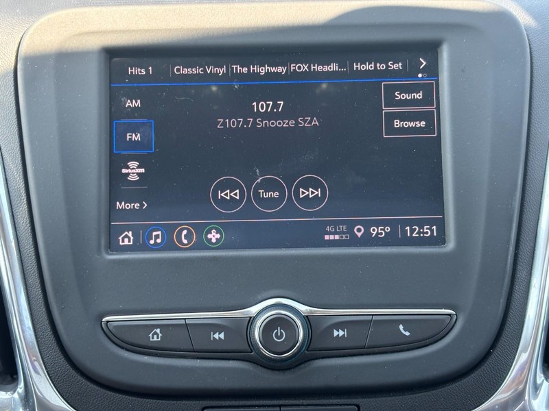 Chevrolet Equinox Vehicle Image 13