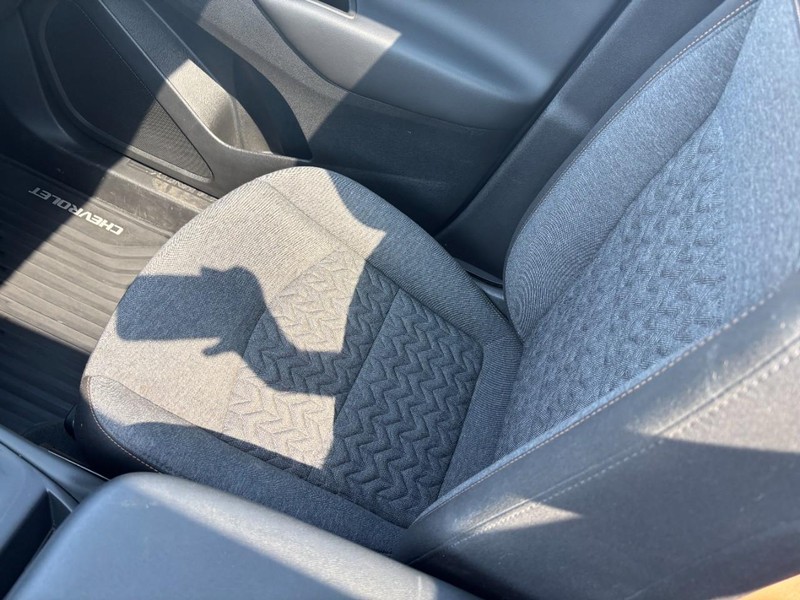 Chevrolet Equinox Vehicle Image 15