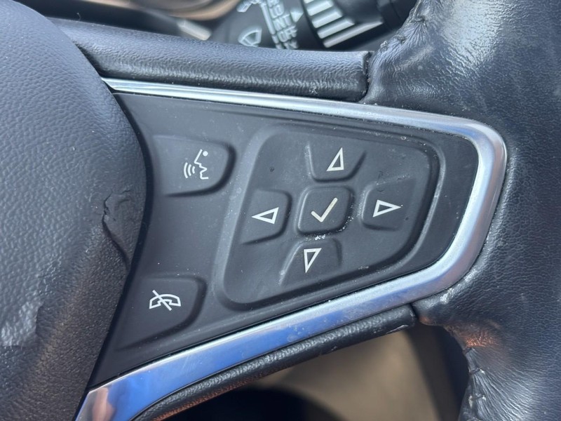 Chevrolet Equinox Vehicle Image 18