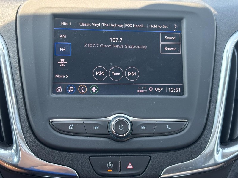 Chevrolet Equinox Vehicle Image 20