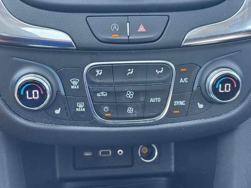 Chevrolet Equinox Vehicle Image 23