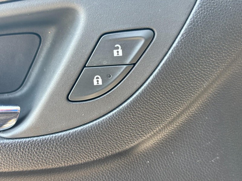 Chevrolet Equinox Vehicle Image 25